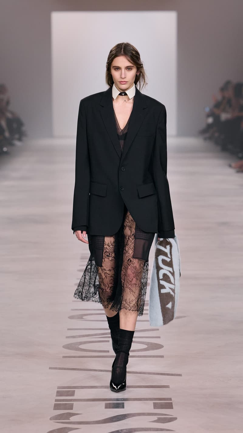 MFW：Maria Grazia Chiuri 於 FENDI 首章登場，把優雅從伸展台溫柔交還給我們！