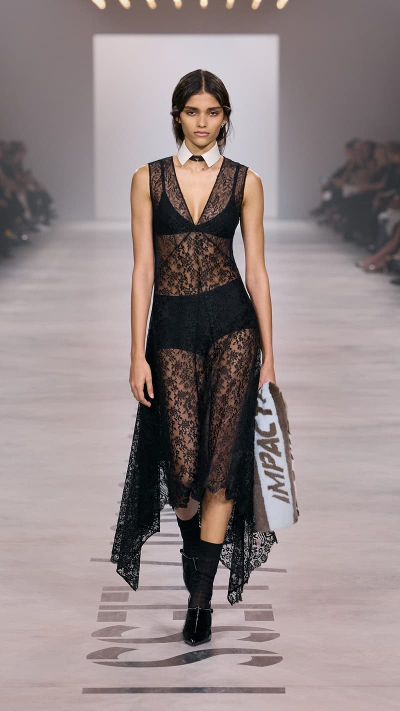 MFW：Maria Grazia Chiuri 於 FENDI 首章登場，把優雅從伸展台溫柔交還給我們！