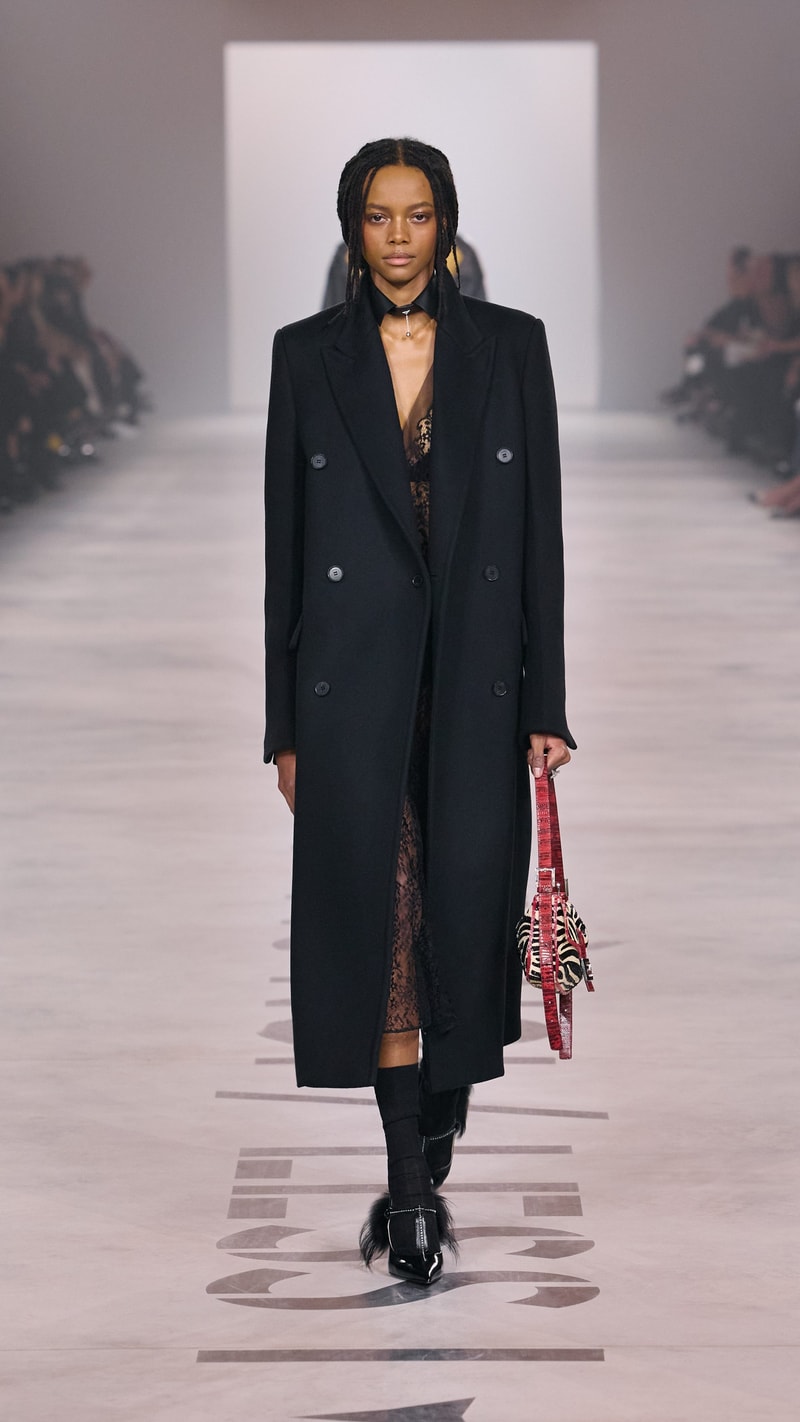 MFW：Maria Grazia Chiuri 於 FENDI 首章登場，把優雅從伸展台溫柔交還給我們！