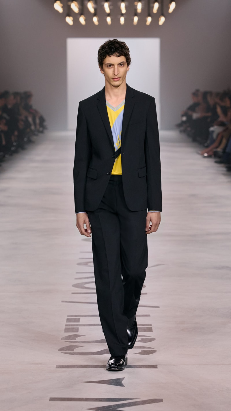 MFW：Maria Grazia Chiuri 於 FENDI 首章登場，把優雅從伸展台溫柔交還給我們！