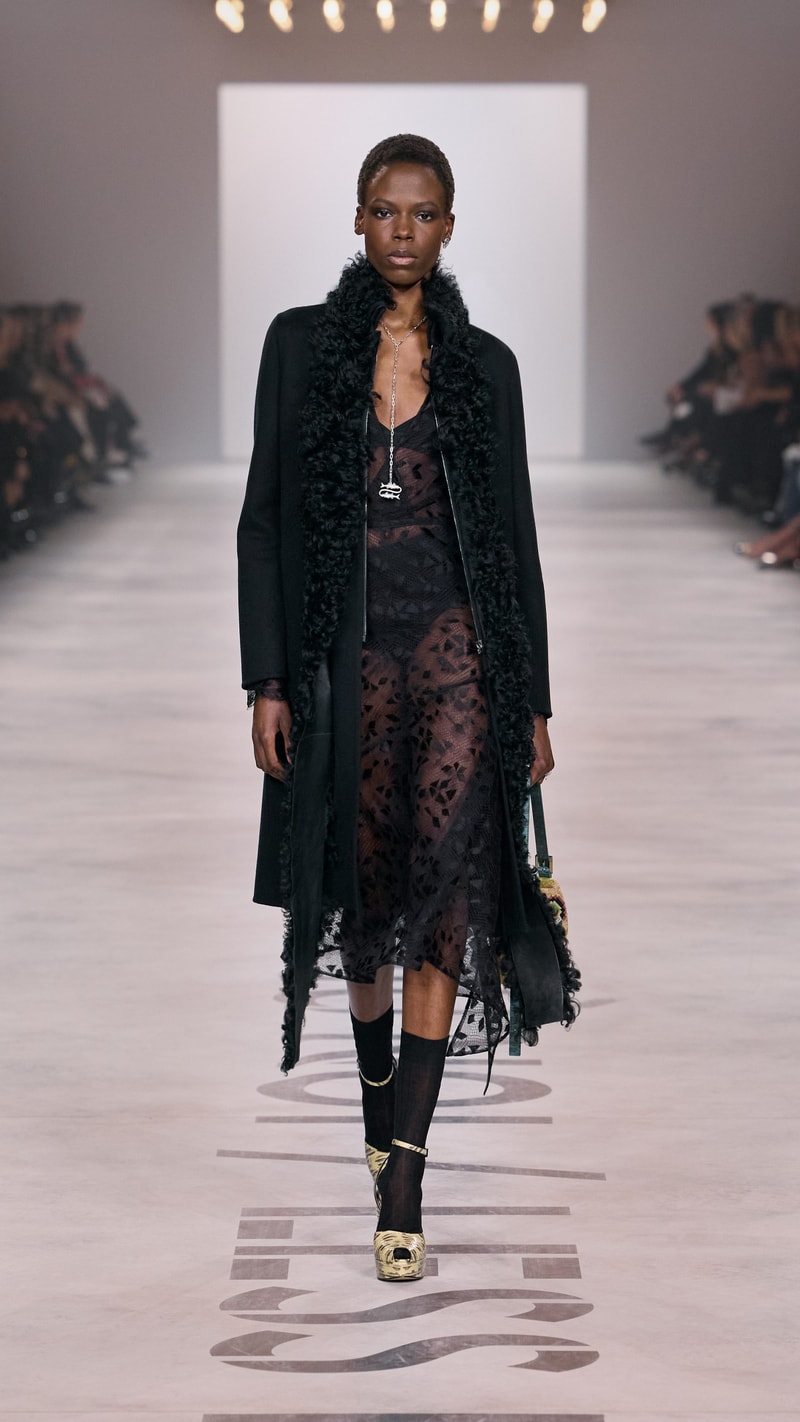 MFW：Maria Grazia Chiuri 於 FENDI 首章登場，把優雅從伸展台溫柔交還給我們！