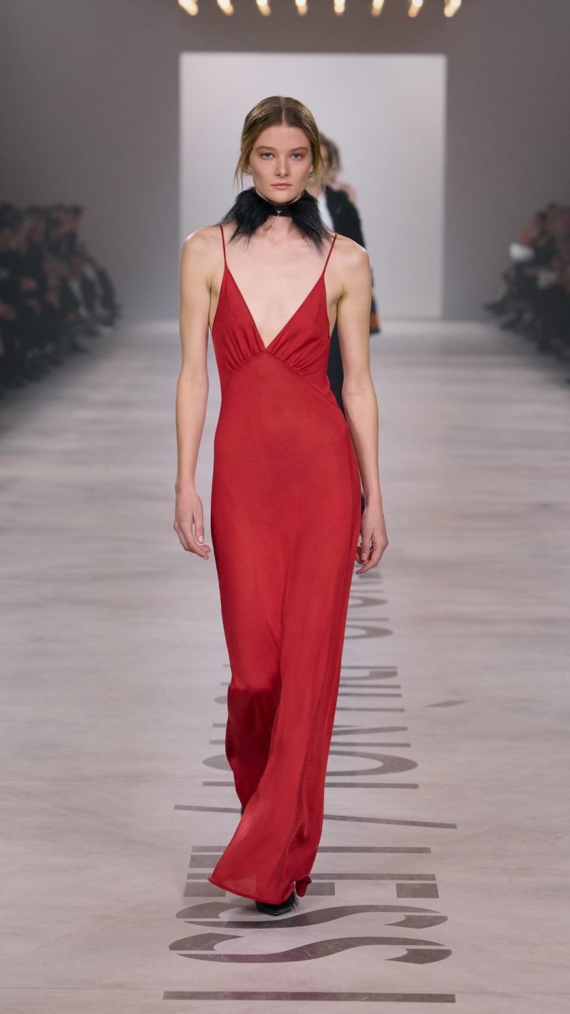 MFW：Maria Grazia Chiuri 於 FENDI 首章登場，把優雅從伸展台溫柔交還給我們！