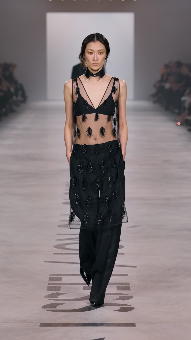 MFW：Maria Grazia Chiuri 於 FENDI 首章登場，把優雅從伸展台溫柔交還給我們！