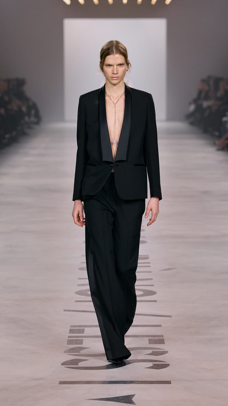 MFW：Maria Grazia Chiuri 於 FENDI 首章登場，把優雅從伸展台溫柔交還給我們！