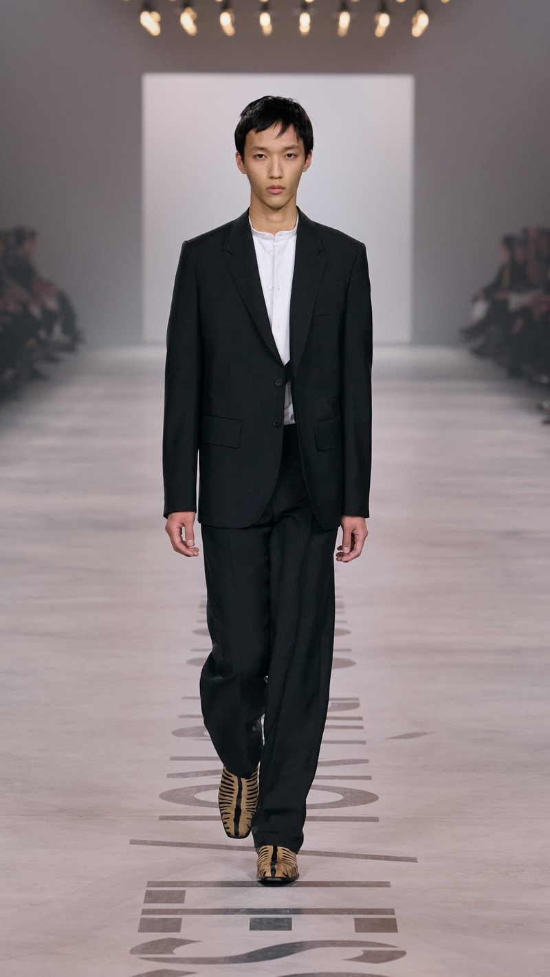MFW：Maria Grazia Chiuri 於 FENDI 首章登場，把優雅從伸展台溫柔交還給我們！