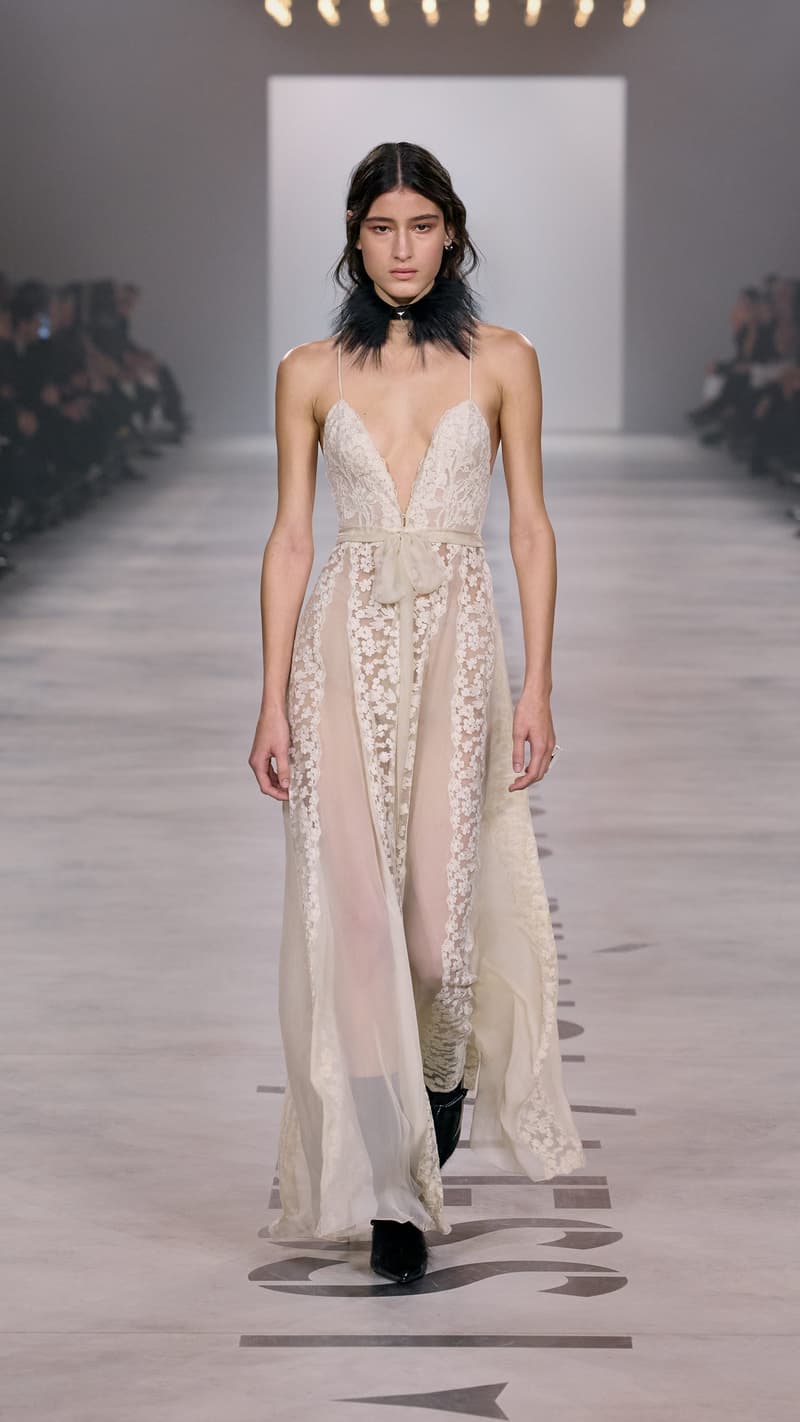 MFW：Maria Grazia Chiuri 於 FENDI 首章登場，把優雅從伸展台溫柔交還給我們！