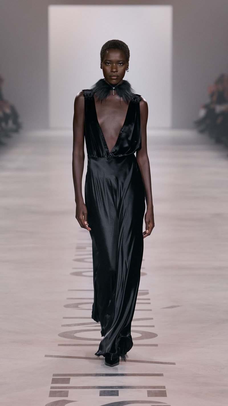 MFW：Maria Grazia Chiuri 於 FENDI 首章登場，把優雅從伸展台溫柔交還給我們！