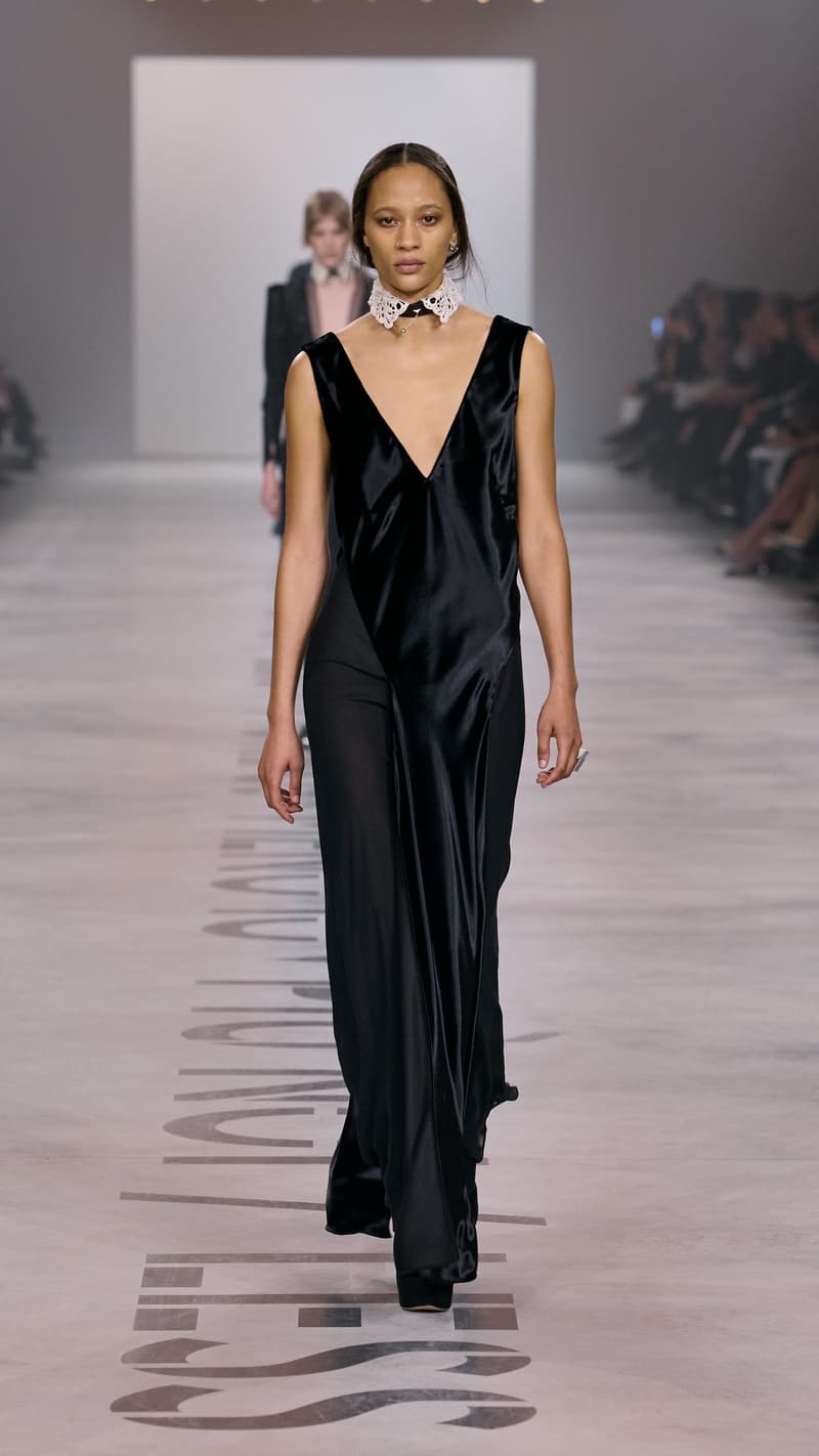 MFW：Maria Grazia Chiuri 於 FENDI 首章登場，把優雅從伸展台溫柔交還給我們！