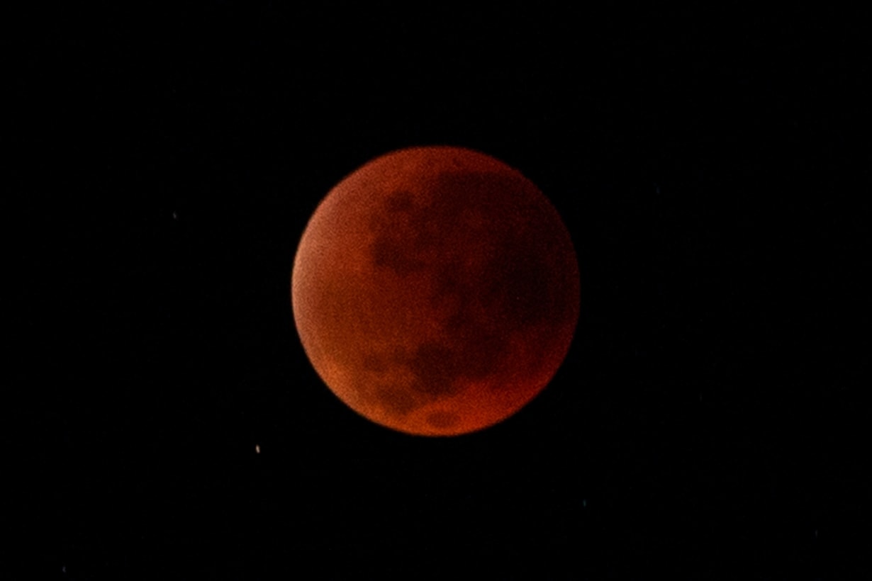 2026 月全食觀賞終極指南：3 月 3 日元宵節血月時間、最佳觀賞地點與成因