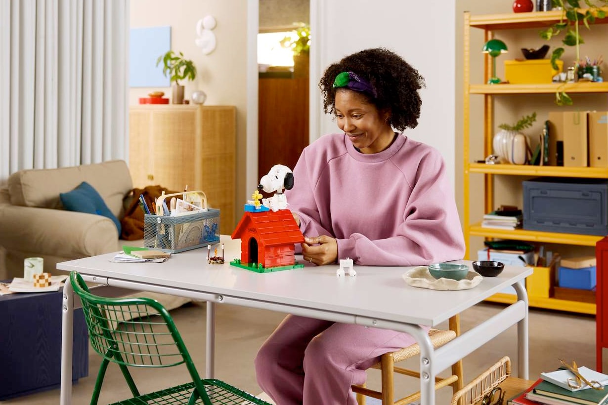lego Peanuts Snoopy's Doghouse reveal woodstock