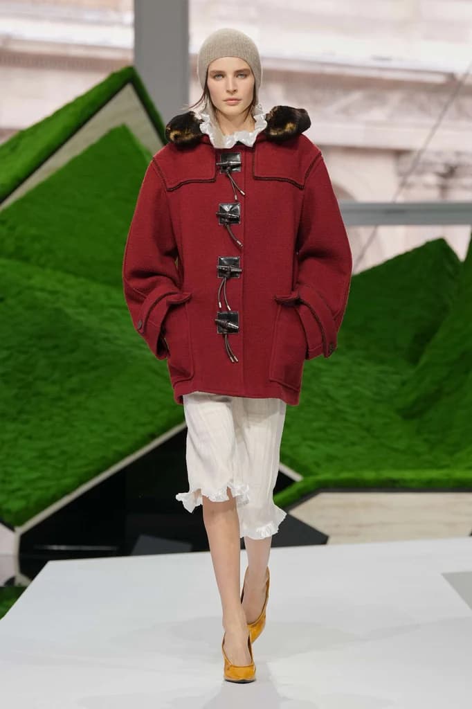 #PFW: Shepherd Capes and Sheep Motifs… Welcome to Louis Vuitton’s Pastoral Adventure at the Louvre!