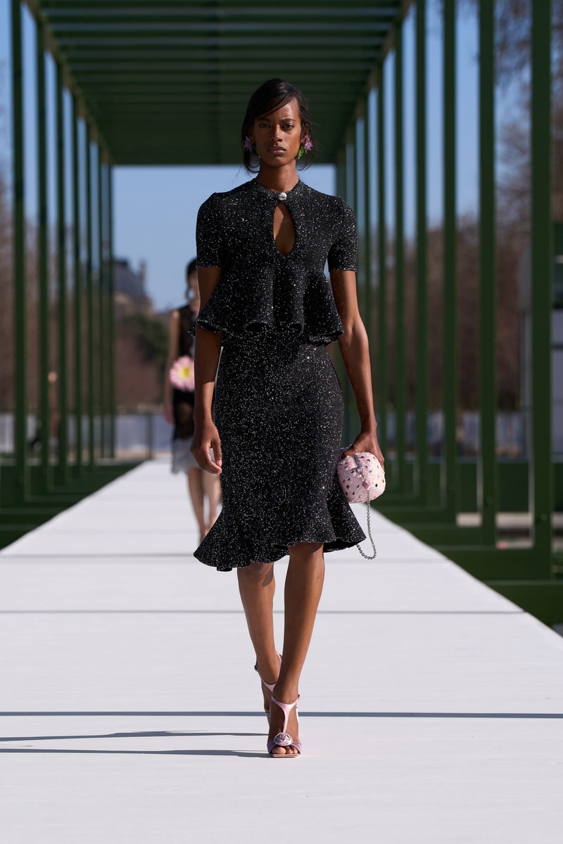 Dior Fall/Winter 2026–2027 Collection Unveiled at Jardin des Tuileries in Paris