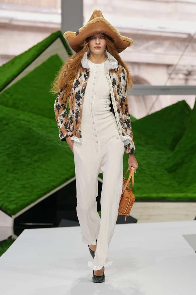 #PFW: Shepherd Capes and Sheep Motifs… Welcome to Louis Vuitton’s Pastoral Adventure at the Louvre!