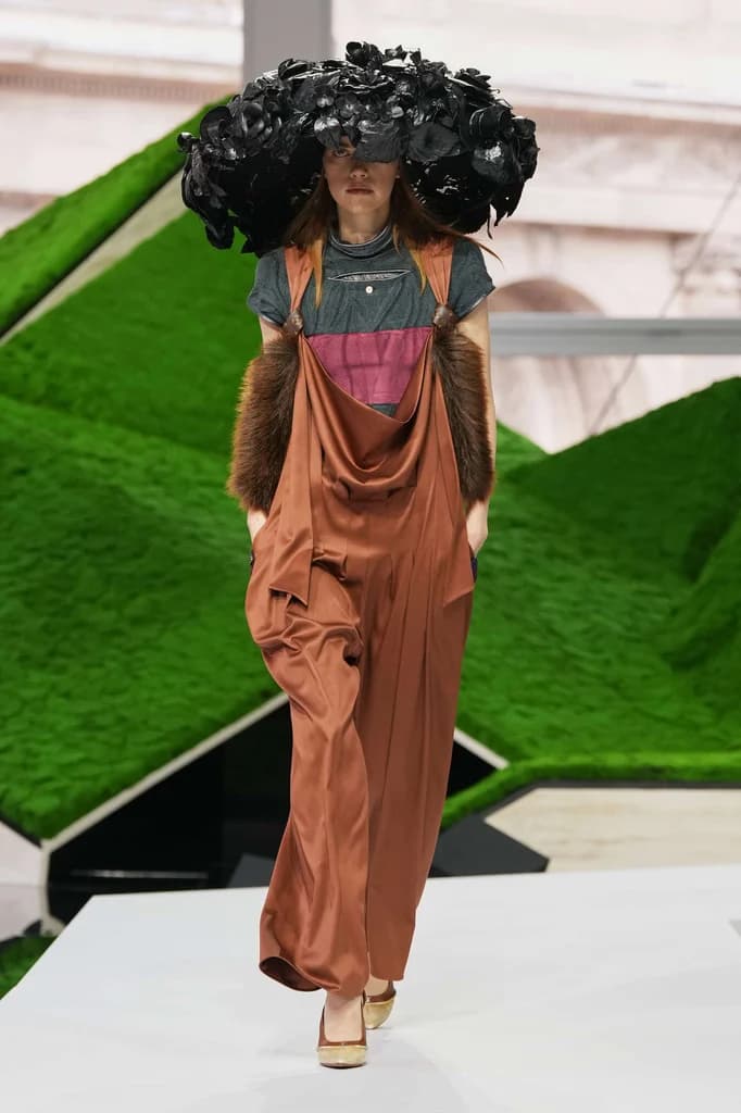 #PFW: Shepherd Capes and Sheep Motifs… Welcome to Louis Vuitton’s Pastoral Adventure at the Louvre!