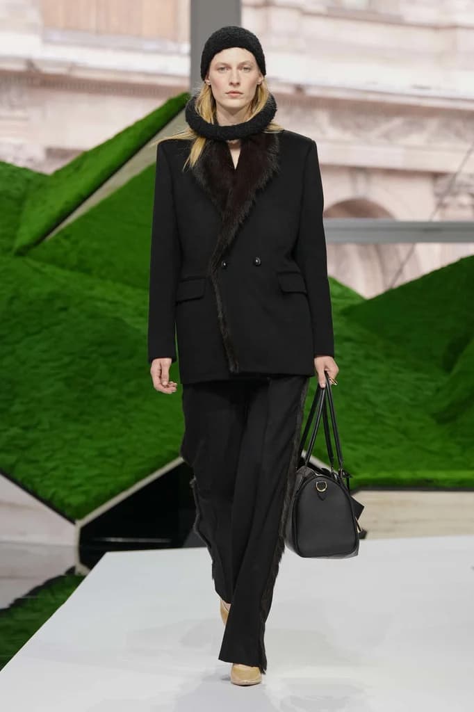 #PFW: Shepherd Capes and Sheep Motifs… Welcome to Louis Vuitton’s Pastoral Adventure at the Louvre!