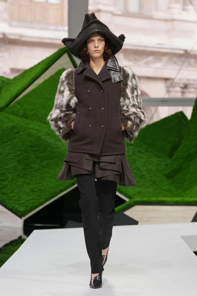 #PFW: Shepherd Capes and Sheep Motifs… Welcome to Louis Vuitton’s Pastoral Adventure at the Louvre!