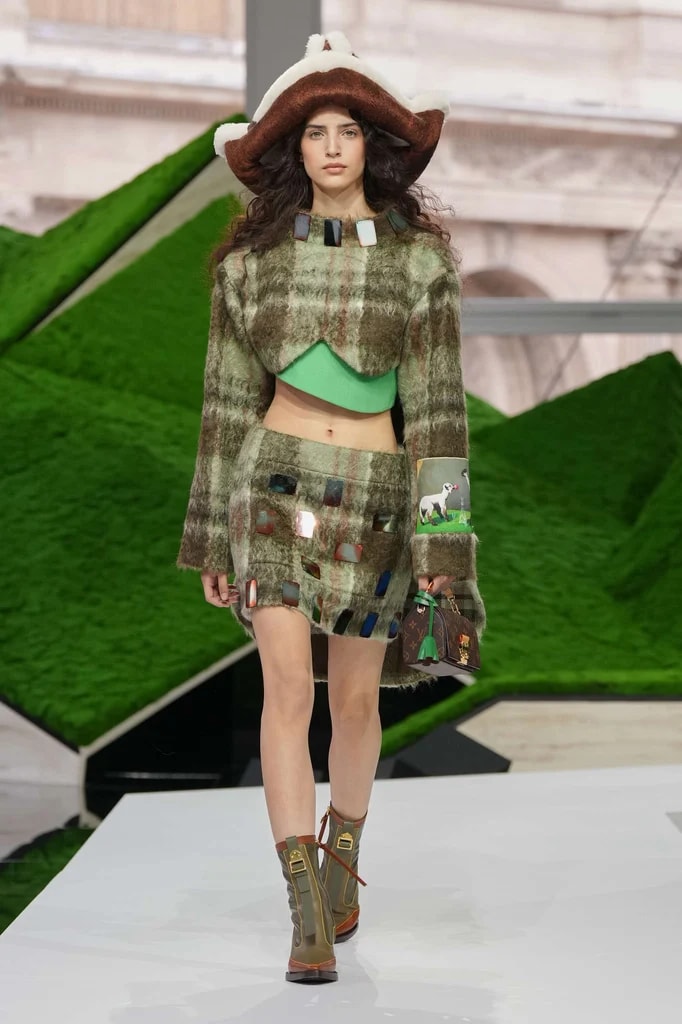 #PFW: Shepherd Capes and Sheep Motifs… Welcome to Louis Vuitton’s Pastoral Adventure at the Louvre!