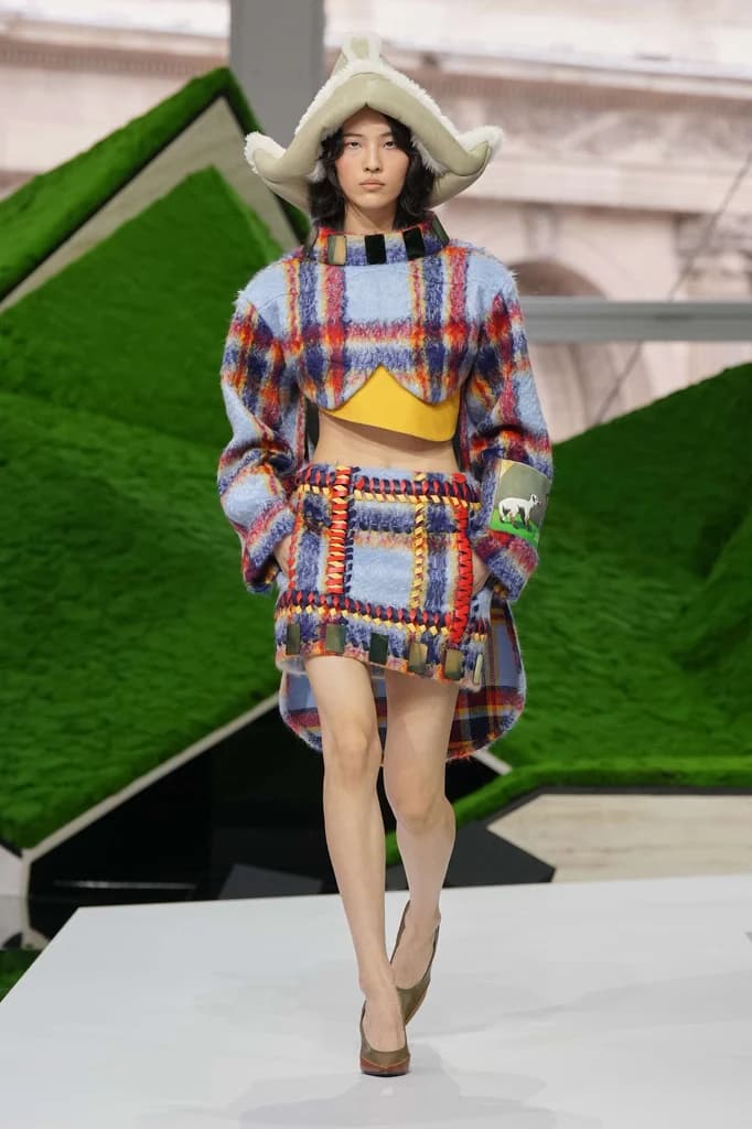 #PFW: Shepherd Capes and Sheep Motifs… Welcome to Louis Vuitton’s Pastoral Adventure at the Louvre!