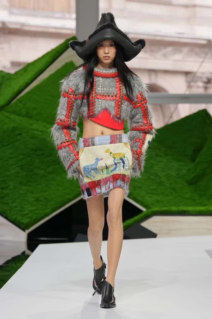 #PFW: Shepherd Capes and Sheep Motifs… Welcome to Louis Vuitton’s Pastoral Adventure at the Louvre!