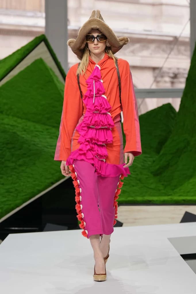 #PFW: Shepherd Capes and Sheep Motifs… Welcome to Louis Vuitton’s Pastoral Adventure at the Louvre!