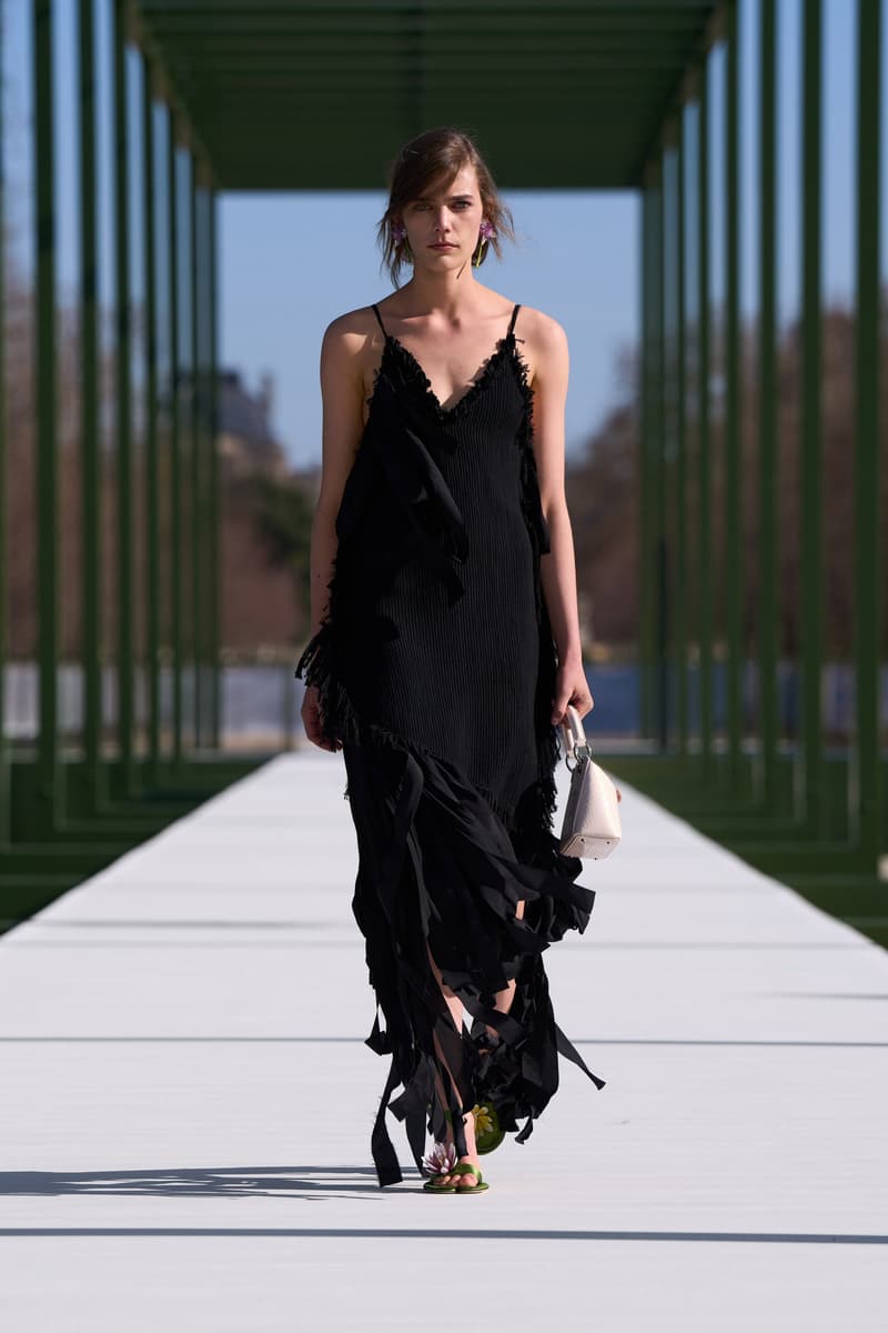 Dior Fall/Winter 2026–2027 Collection Unveiled at Jardin des Tuileries in Paris
