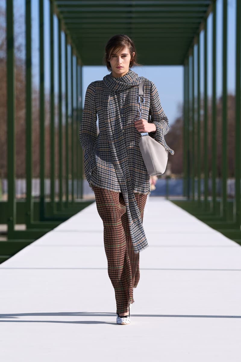 Dior Fall/Winter 2026–2027 Collection Unveiled at Jardin des Tuileries in Paris