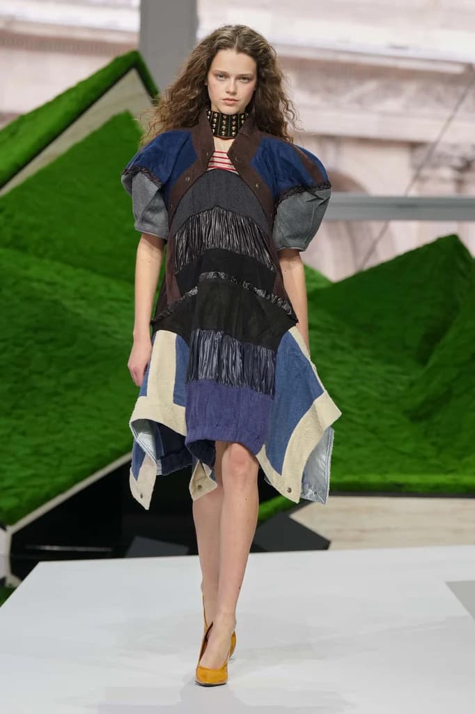 #PFW: Shepherd Capes and Sheep Motifs… Welcome to Louis Vuitton’s Pastoral Adventure at the Louvre!