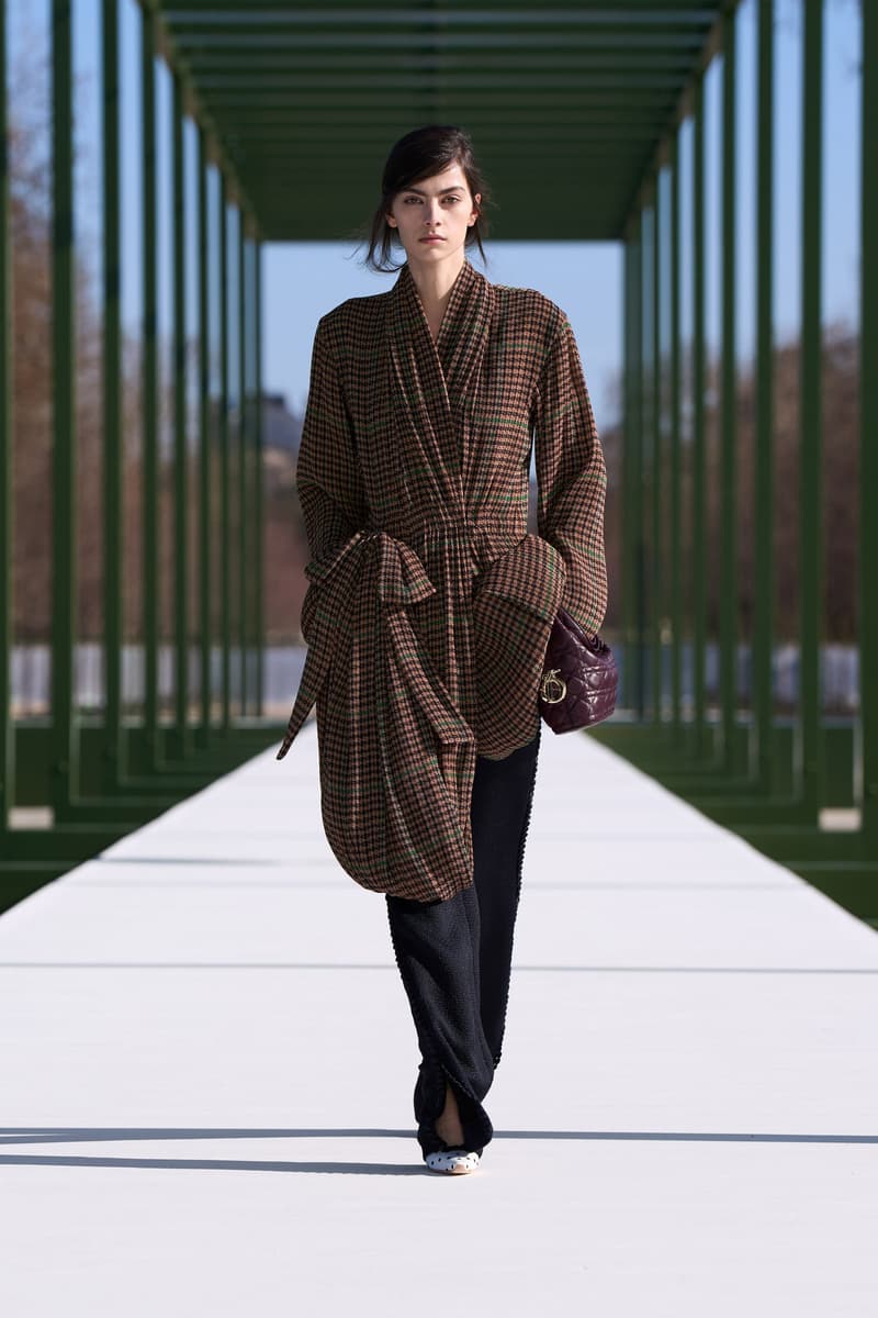 Dior Fall/Winter 2026–2027 Collection Unveiled at Jardin des Tuileries in Paris