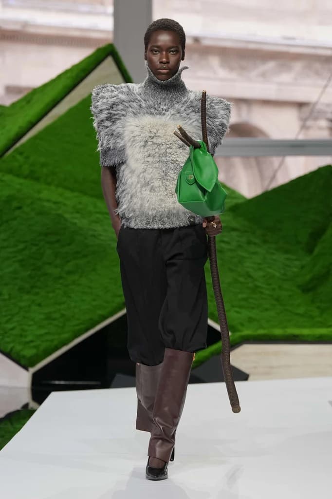 #PFW: Shepherd Capes and Sheep Motifs… Welcome to Louis Vuitton’s Pastoral Adventure at the Louvre!