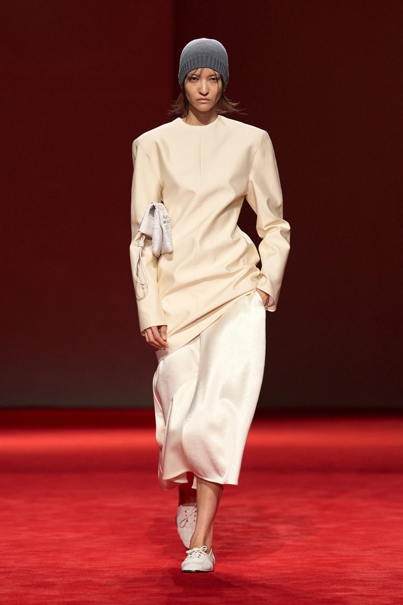 Bottega Veneta FW26: Louise Trotter Delivers a Masterclass in Texture and Movement