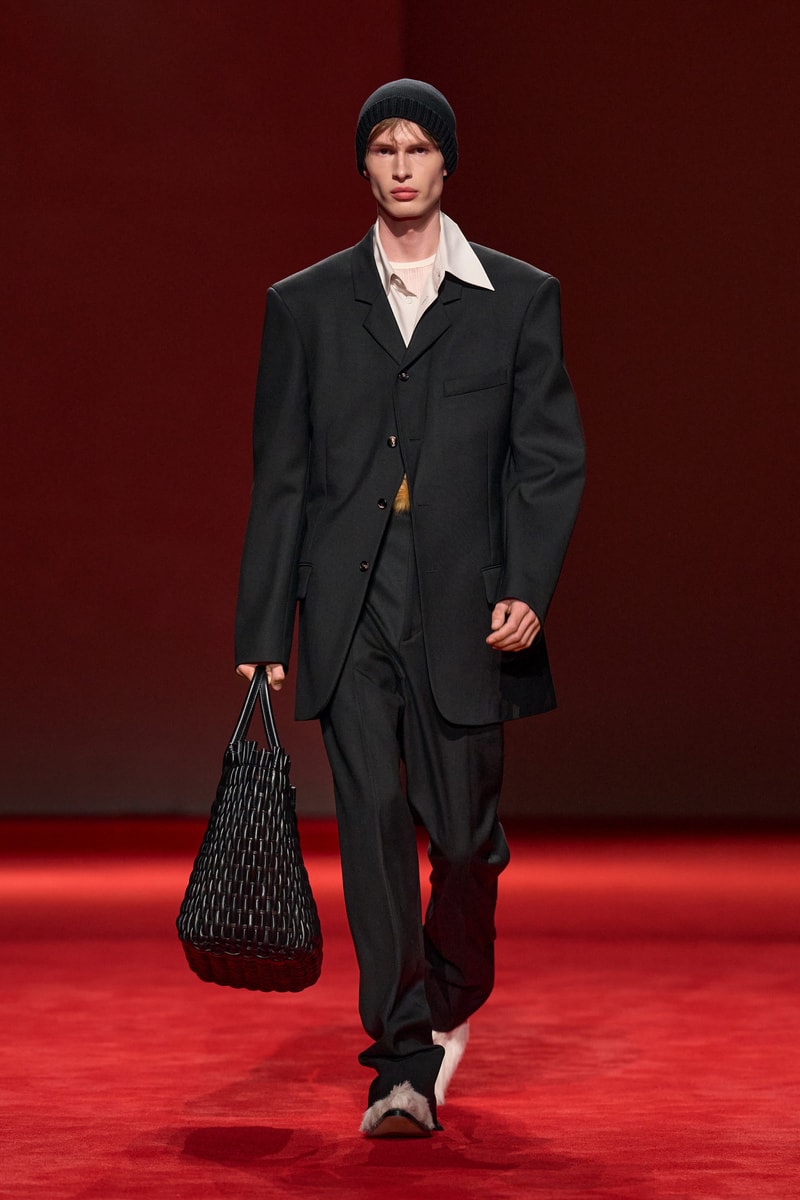 Bottega Veneta FW26: Louise Trotter Delivers a Masterclass in Texture and Movement