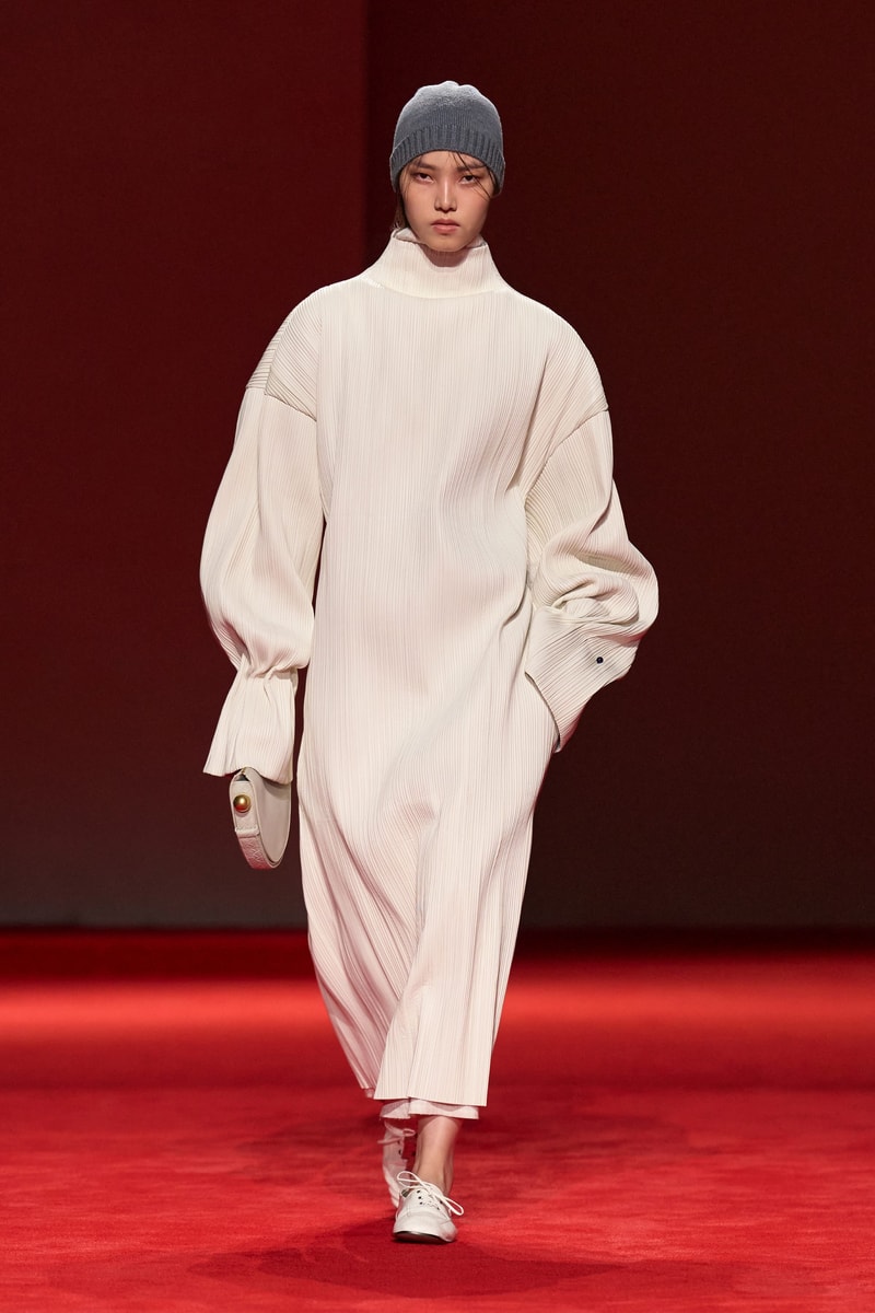 Bottega Veneta FW26: Louise Trotter Delivers a Masterclass in Texture and Movement