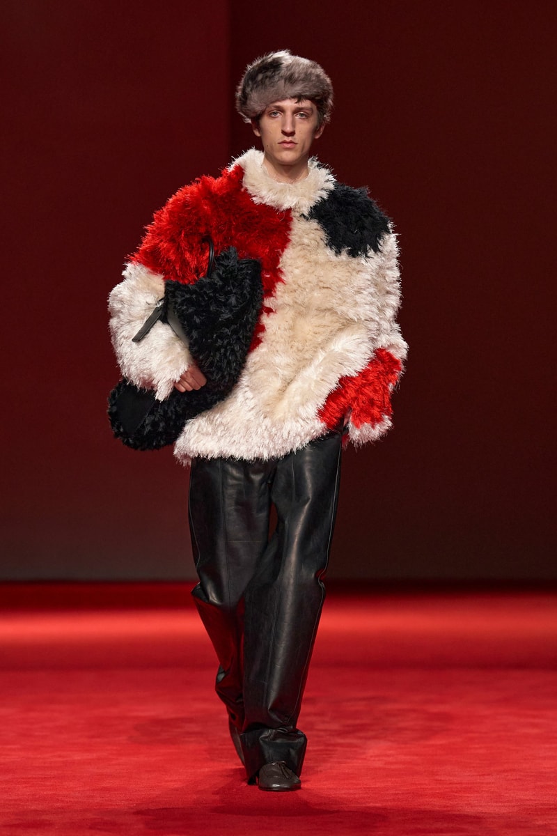 Bottega Veneta FW26: Louise Trotter Delivers a Masterclass in Texture and Movement