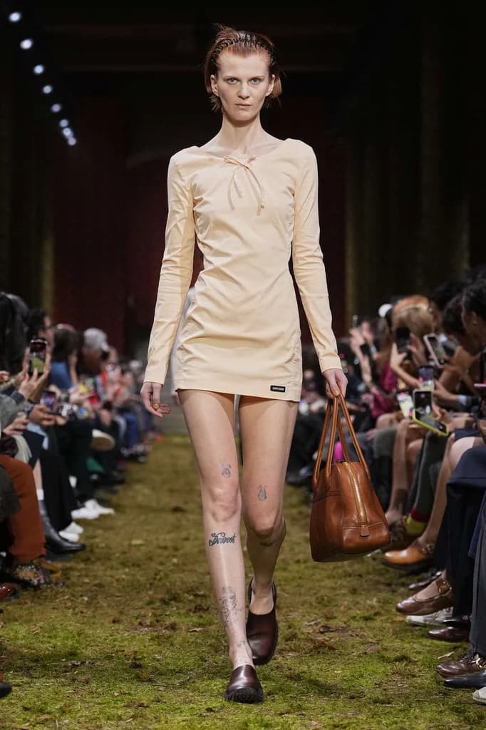 #PFW: The Zigzag Headband Is Back—The Miu Miu Girl Grows Up but Stays Rebellious!