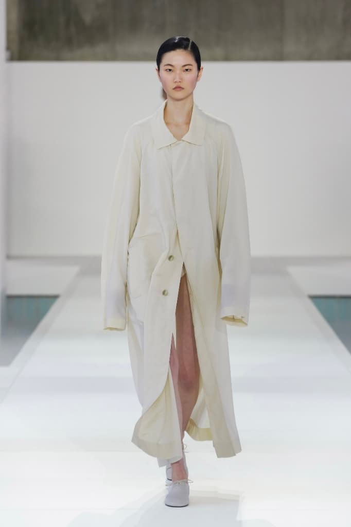 COS 2026 Spring Summer Collection Seoul Fashion Show Looks Beige Gray Minimalism