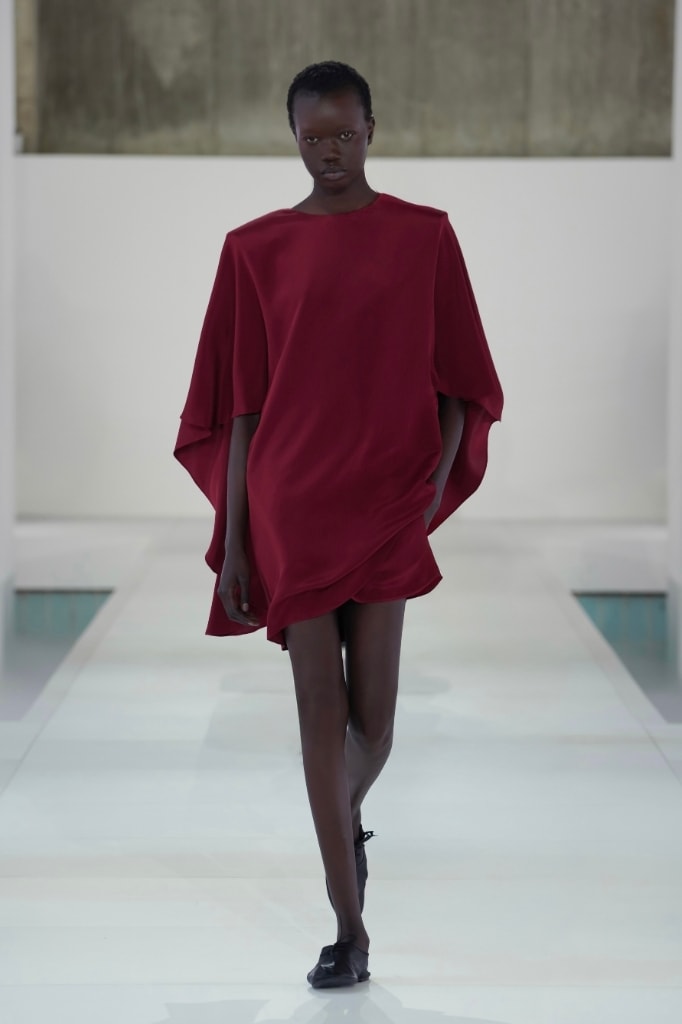 COS 2026 Spring Summer Collection Seoul Fashion Show Looks Beige Gray Minimalism