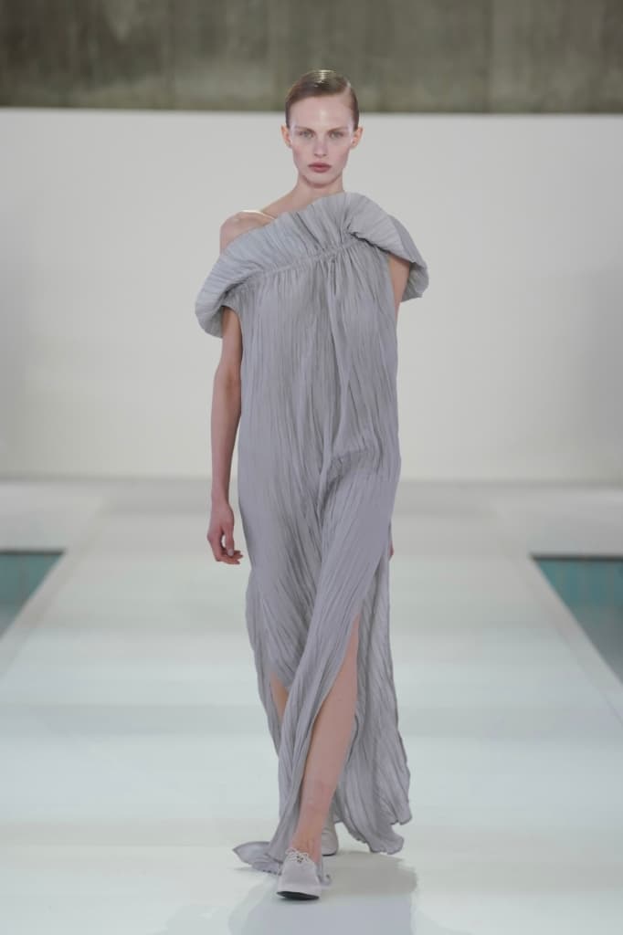 COS 2026 Spring Summer Collection Seoul Fashion Show Looks Beige Gray Minimalism