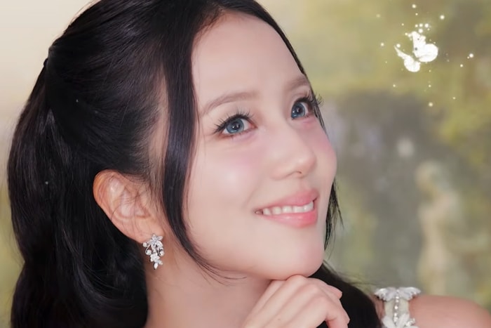 這美貌是真實存在的嗎？當 Jisoo 遇上韓國神級彩妝師 Risabae，妝容簡直是仙女下凡！