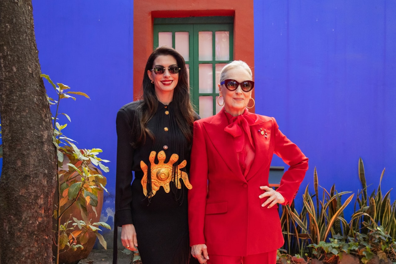 Anne Hathaway and Meryl Streep reunite in Mexico City for The Devil Wears Prada 2 press tour in 2026.