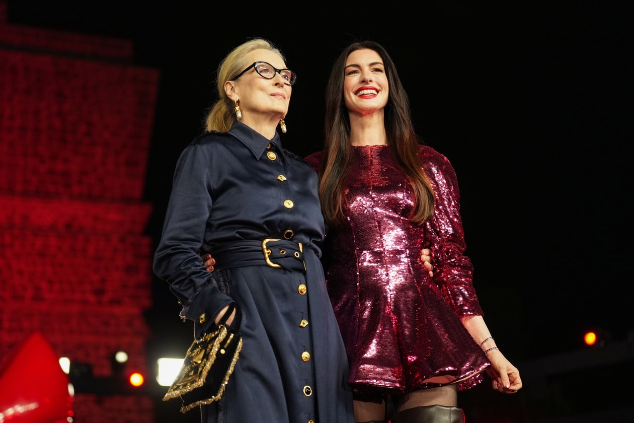 Anne Hathaway and Meryl Streep reunite in Mexico City for The Devil Wears Prada 2 press tour in 2026.
