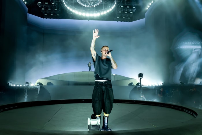 Coachella 2026：Justin Bieber 的演出沒有華麗舞台，卻讓全場哭成一片