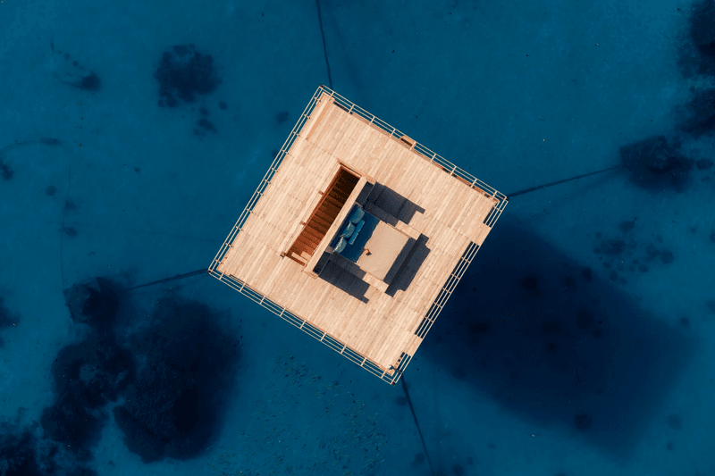 比海景房更夢幻！The Manta Resort 水下套房讓海洋成為你的臥室