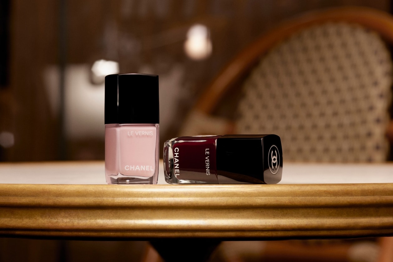 CHANEL 限量彩妝系列：雙 C 鐫刻唇膏與九色眼影盤登場