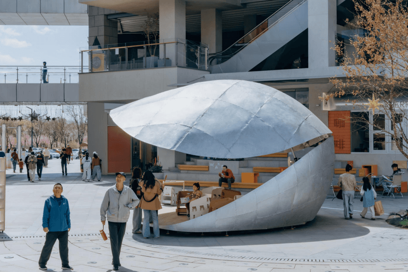 北京這座書亭竟然會「呼吸」！LUO studio 打造可開合的 Shell Book Pavilion
