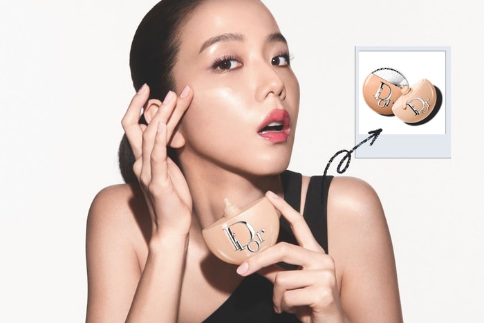 妝感美到讓人捨不得卸:Jisoo 同款 Dior 碎膠原粉底液,一抹打造輕透發光肌!