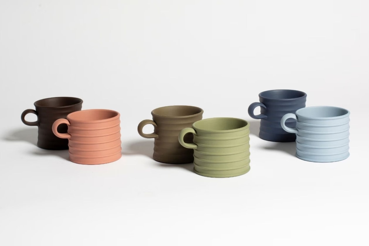 JW Anderson x Wedgwood 第二波聯名 Volume II 馬克杯，古希臘陶器與英國風景雙色配色