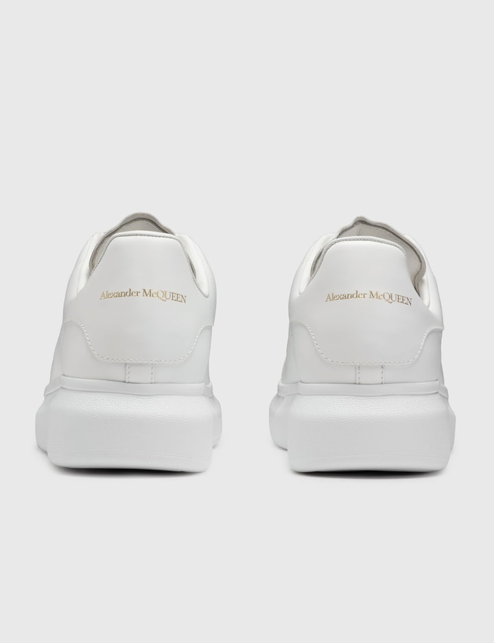 OVERSIZED SNEAKER Placeholder Image