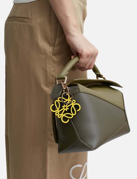 Loewe - アナグラム チャーム | HBX - ハイプビースト(Hypebeast)が  