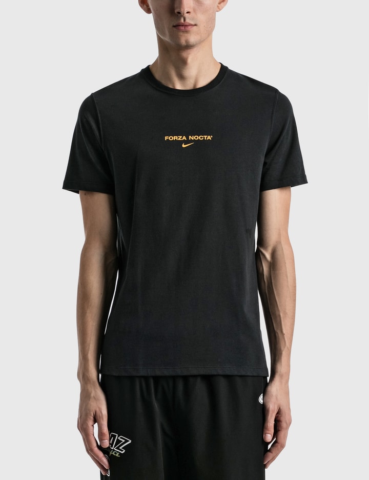 cortina Todavía Contrapartida Nike - Nike X Drake NOCTA Essential T-shirt | HBX - Globally Curated  Fashion and Lifestyle by Hypebeast