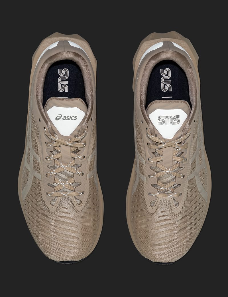 asics novablast nude